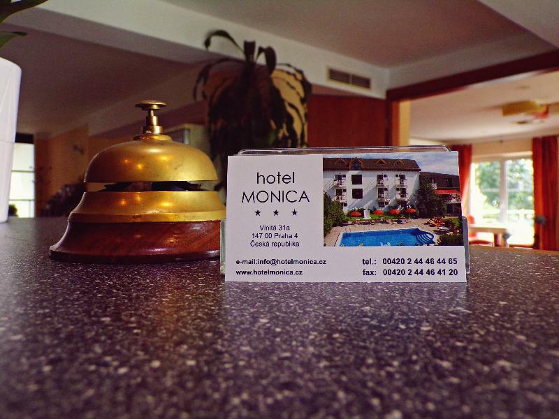פראג Hotel Monica מראה חיצוני תמונה